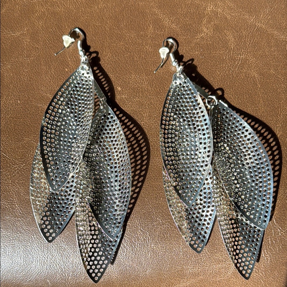 Elegant Silver Leaf Earrings, NWOT, Costume